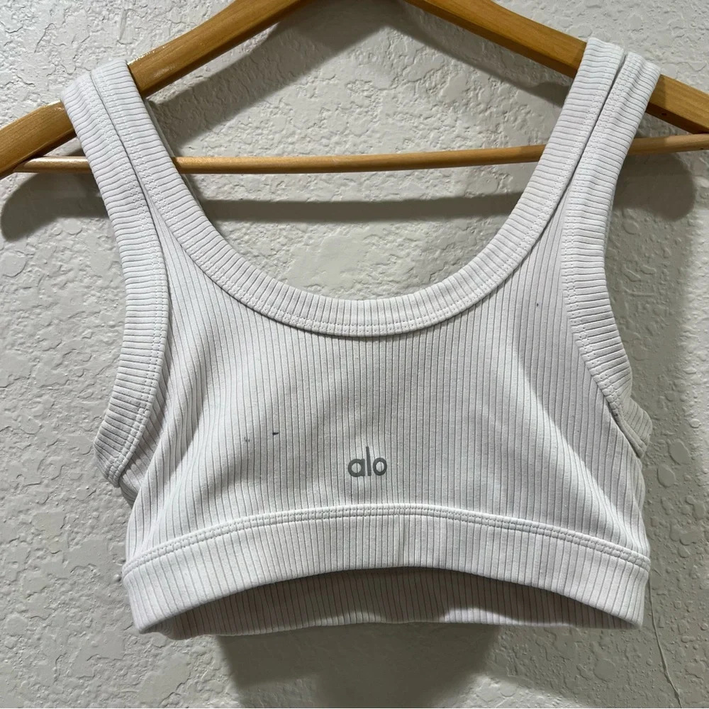 ALO Yoga Wellness Sports Bra Size XS